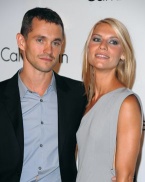 Hugh Dancy junto a Claire Danes